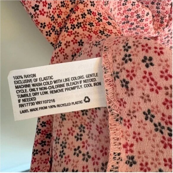 The Nines by Hatch Smock Neck Mini Ditsy Floral Top Maternity Large - Picture 7 of 7